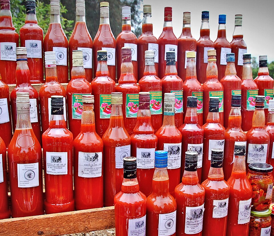 Fayl:Piri piri sauce in Mozambique.jpg