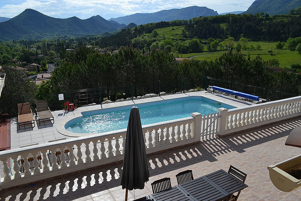 Fayl:Terrace villa de fleur.jpg