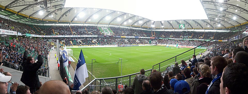 Fayl:Volkswagen-Arena Gästeblock.JPG