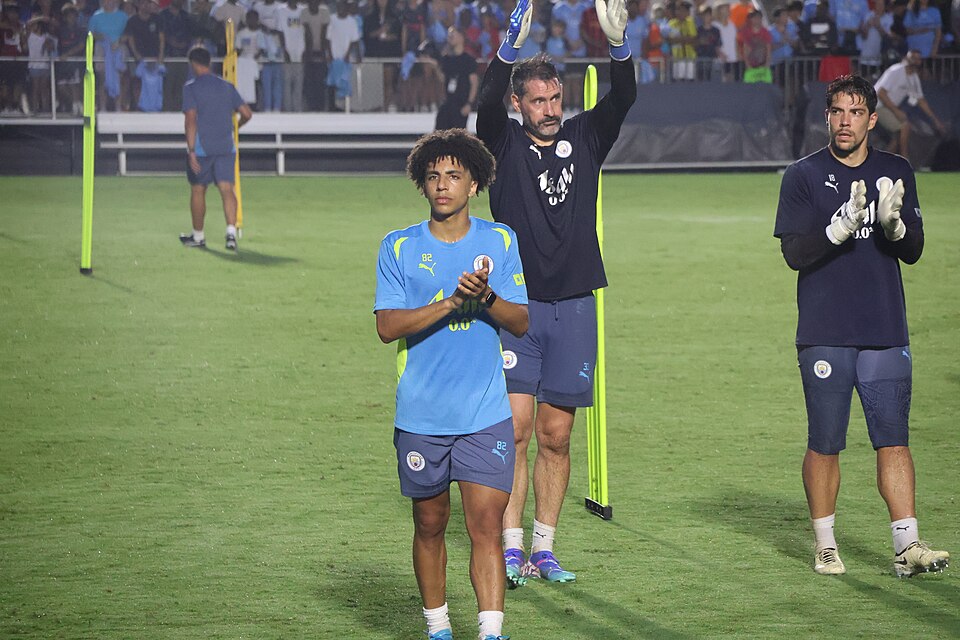 Fayl:ManCity20240722-051.jpg