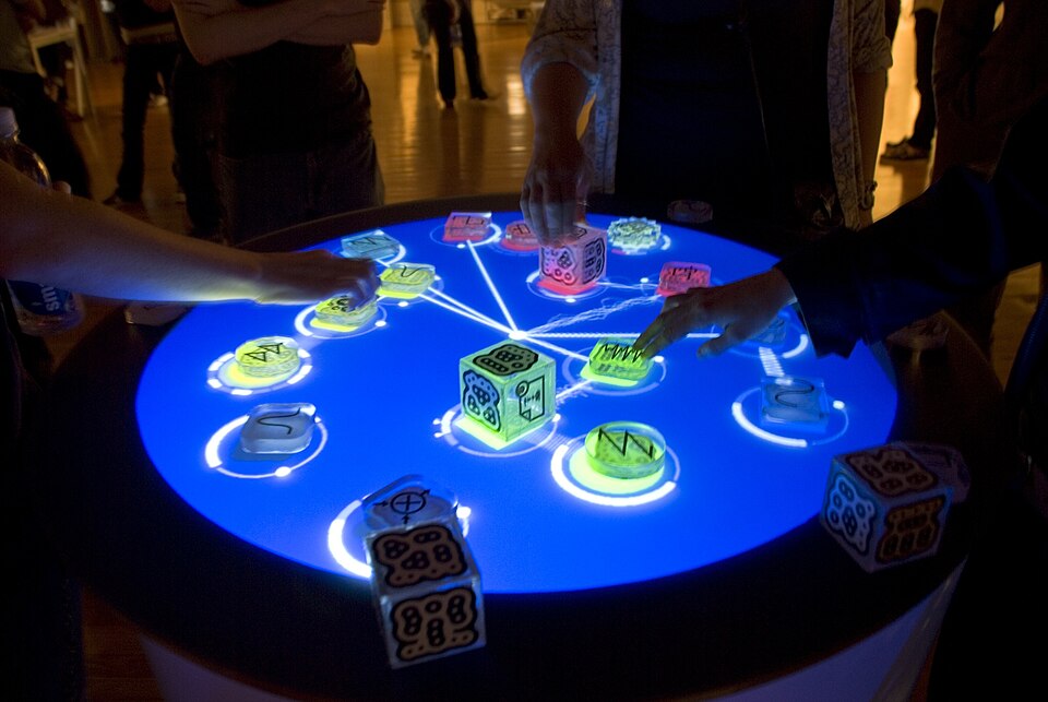 Fayl:Reactable Multitouch.jpg