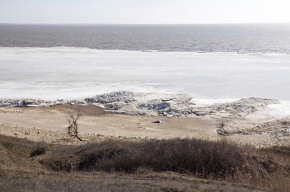 Fayl:Sea of Azov, Ice, Russia.jpg