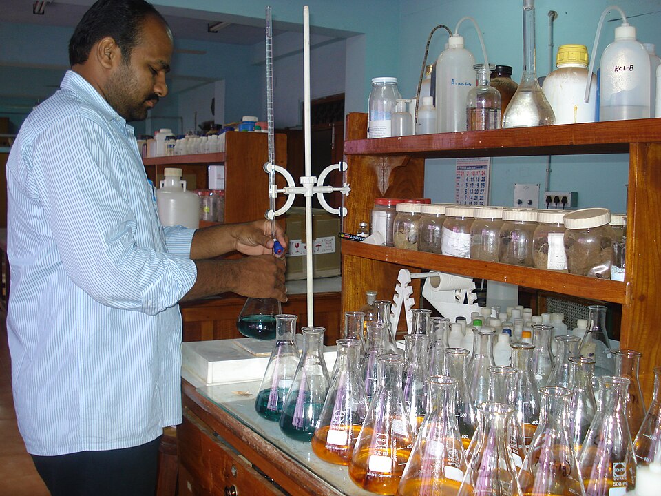 Fayl:Titration for Soil.JPG
