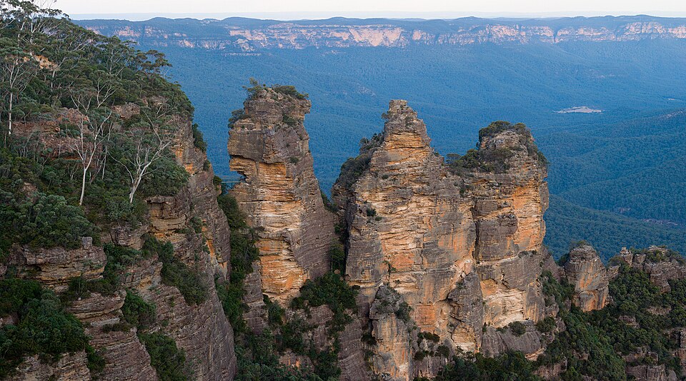 Fayl:Blue mountains - three sisters.jpg
