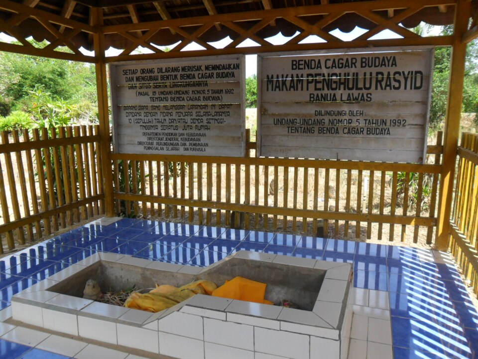 Fayl:Makam Penghulu Rasyid (2).jpg