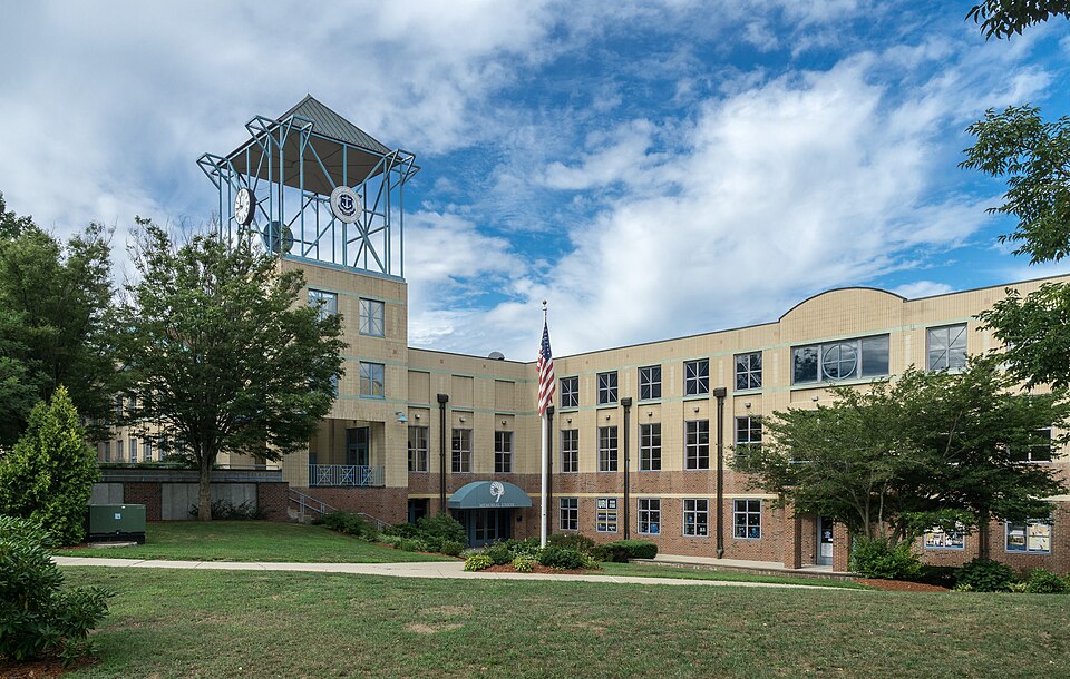 Fayl:URI Memorial Student Union.jpg