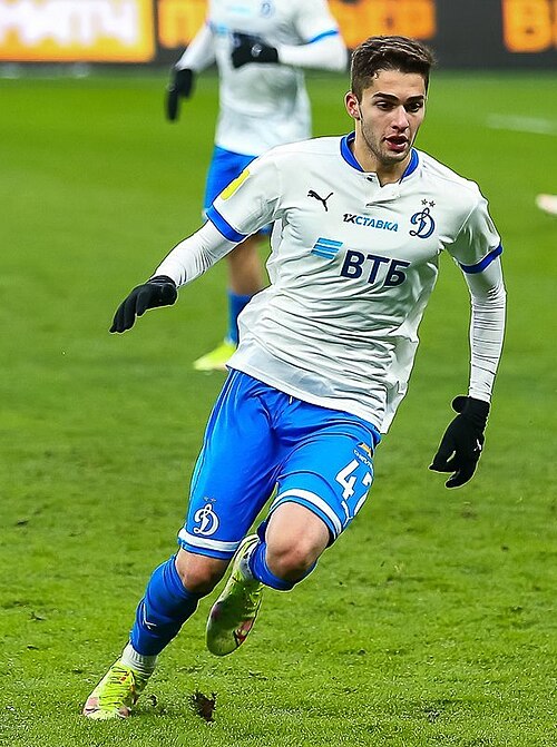 Fayl:Arsen Zakharyan 2021 v Zenit.jpg