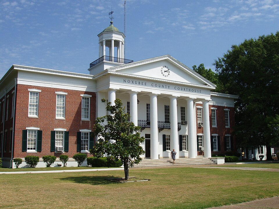 Fayl:Macon-ms-noxubee-courthouse.jpg