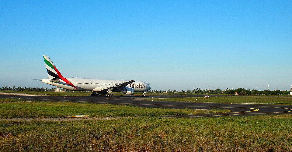 Fayl:Emirates Dar es Salaam.jpg