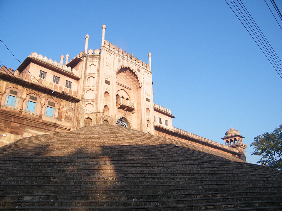 Fayl:Taj Ul Masajid, Bhopal.JPG