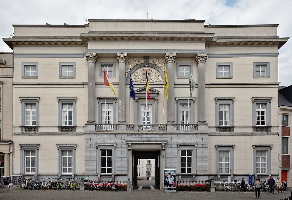 Fayl:Town hall of Aalst (DSCF0411).jpg