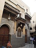Zaviyaning shimoliy tomonidagi, minora yaqinidagi bezatilgan eshiklar