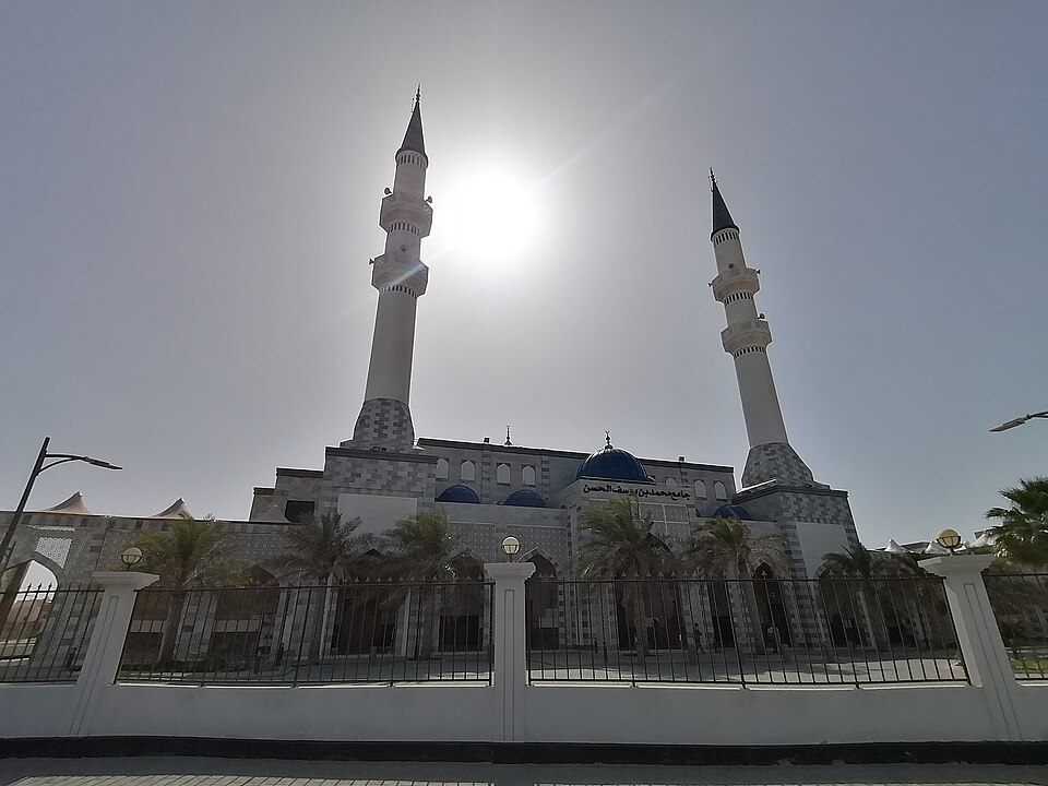 Fayl:Al Hasan Mosue.jpg