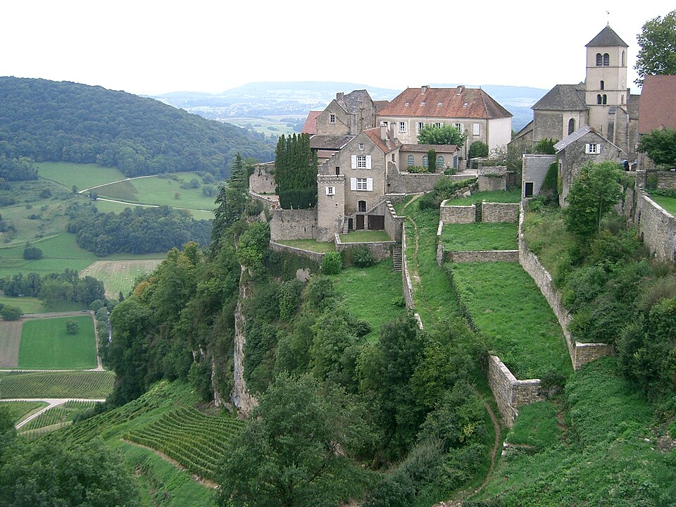 Fayl:Château-Chalon - site.JPG