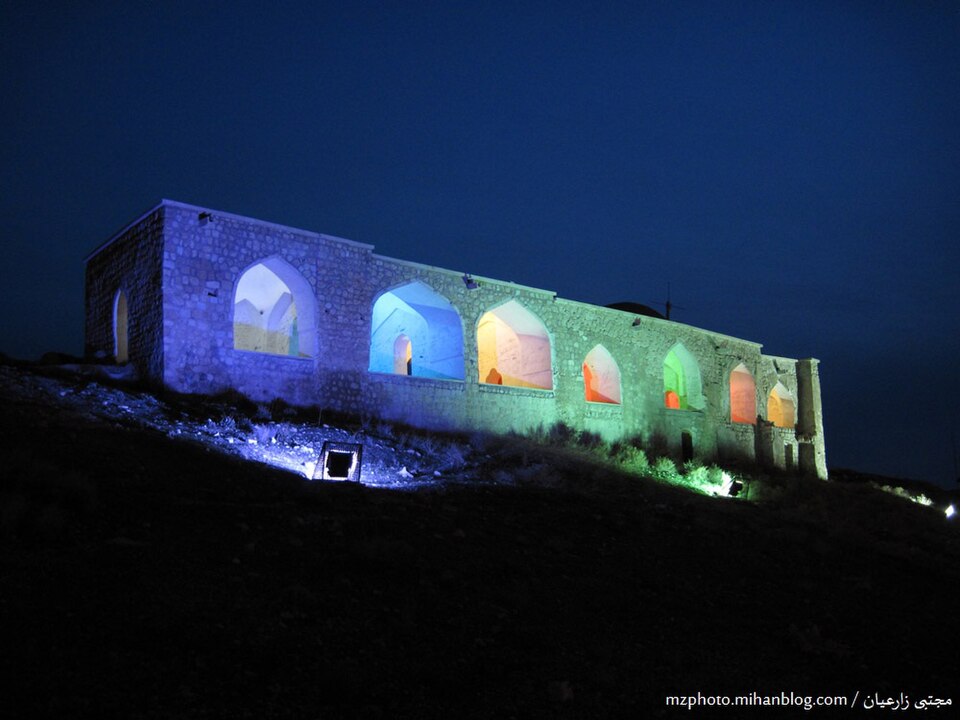 Fayl:GhadamGah Jahrom.jpg