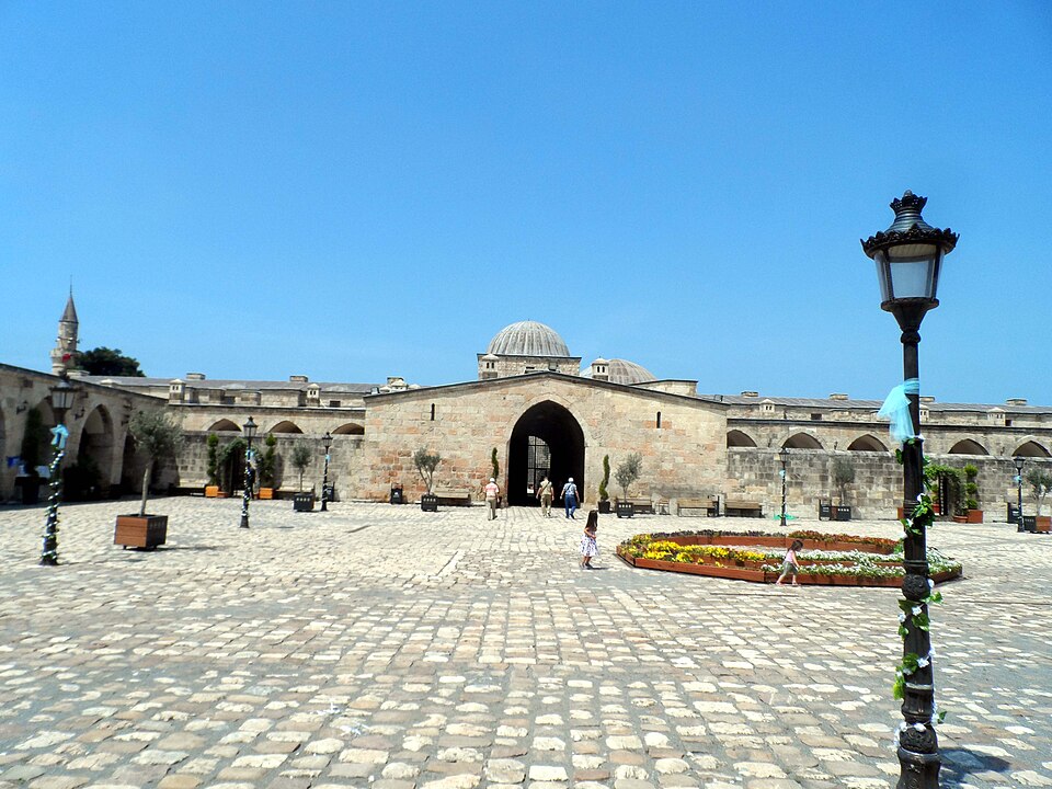 Fayl:Sokollu Mehmet Pasha caravanserai.jpg