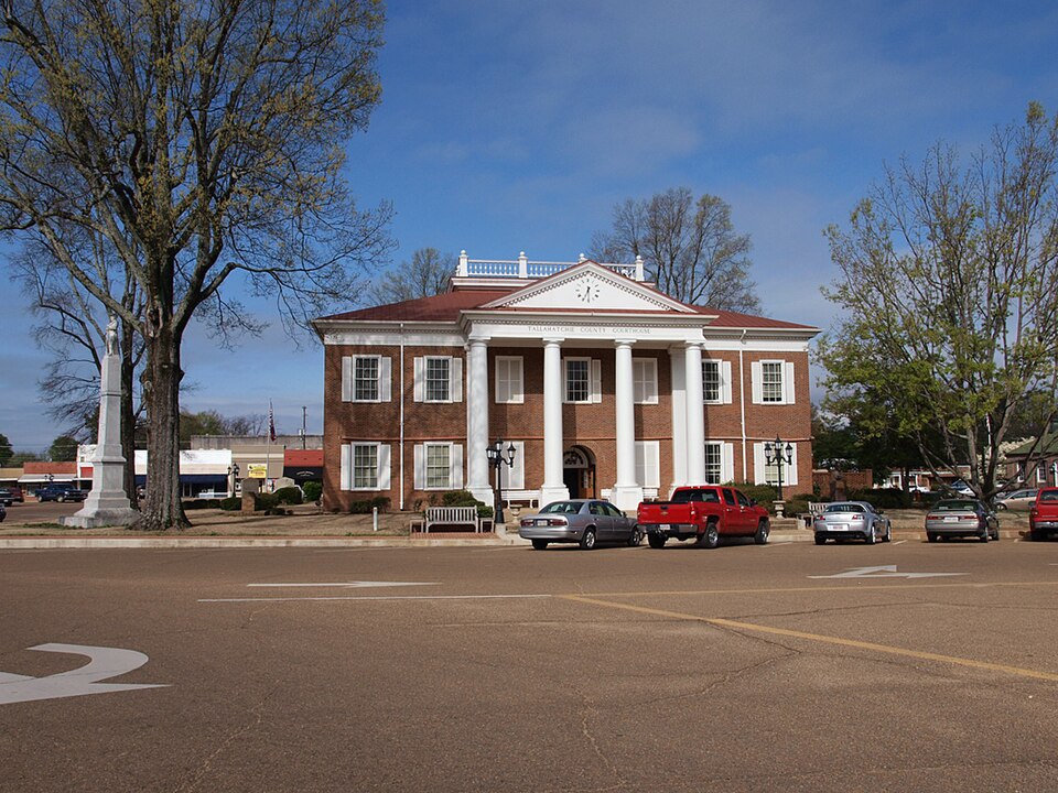Fayl:Tallahatchie county courthouse.jpg