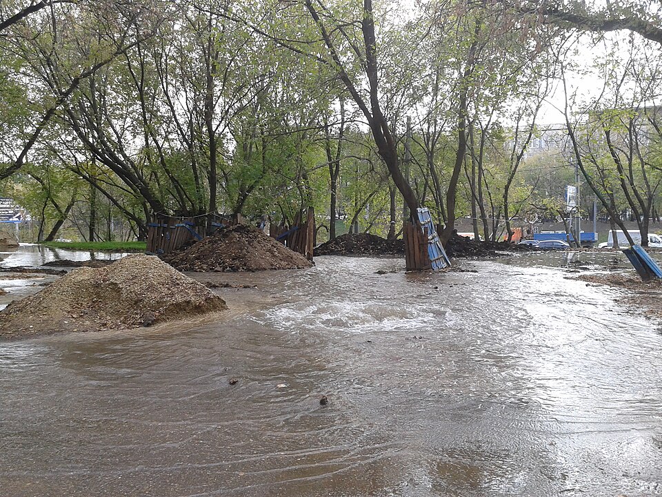 Fayl:Industrial accident. Moscow. 2015.jpg
