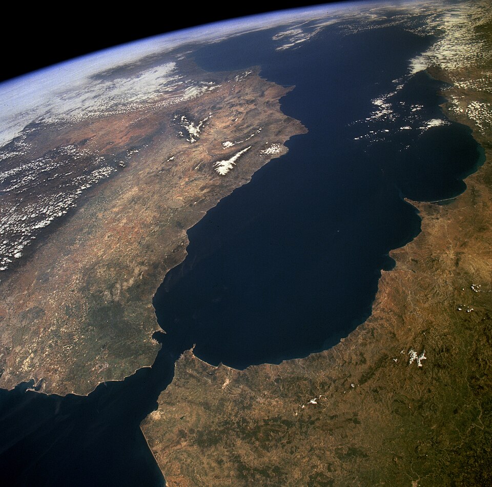 Fayl:STS059-238-074 Strait of Gibraltar.jpg