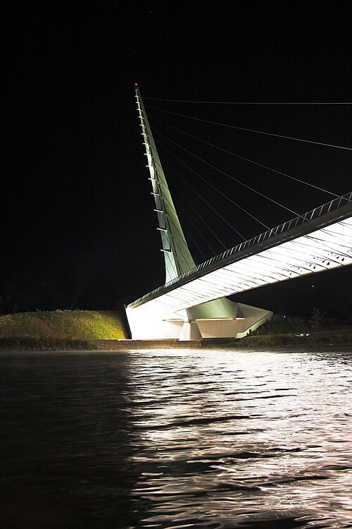 Fayl:Sundialbridge2.jpg