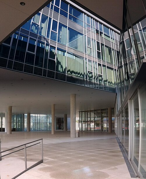 Fayl:Unipark innen 2.jpg