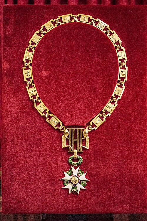 Fayl:GrandCollier.jpg