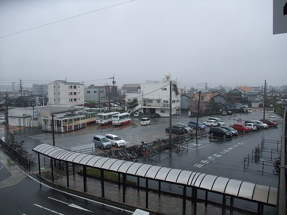 Fayl:くろ鉄後免町駅からの眺め・西向き - panoramio.jpg