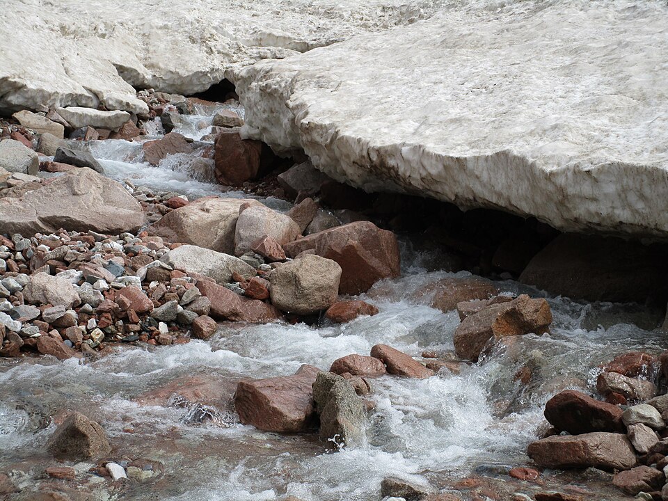 Fayl:Aksay river.JPG