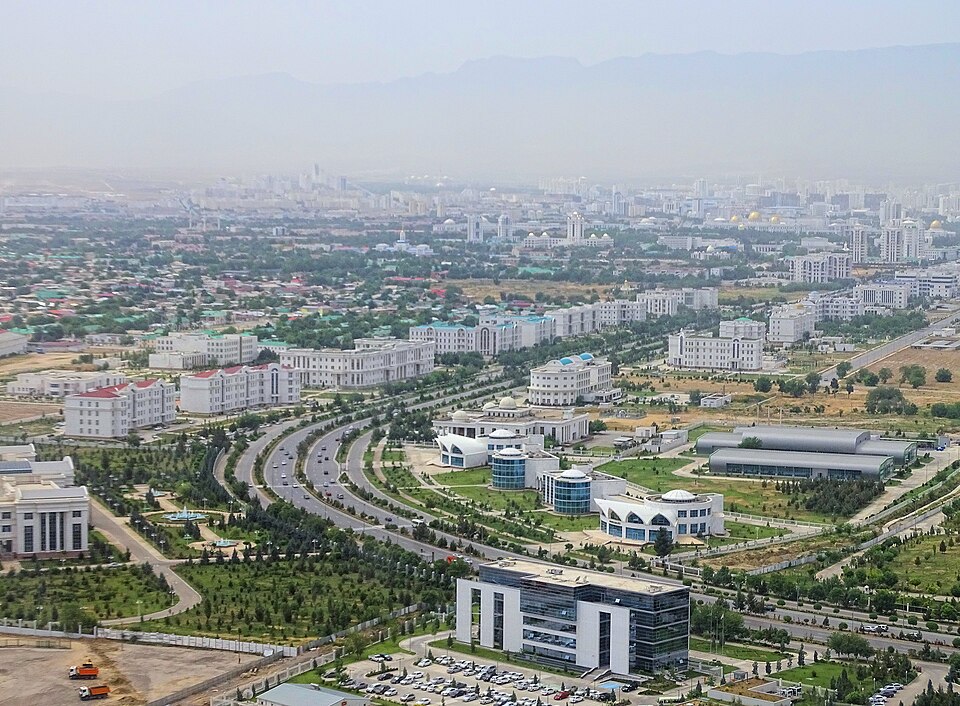 Fayl:Neutrality-Road-Ashgabat-2015.JPG