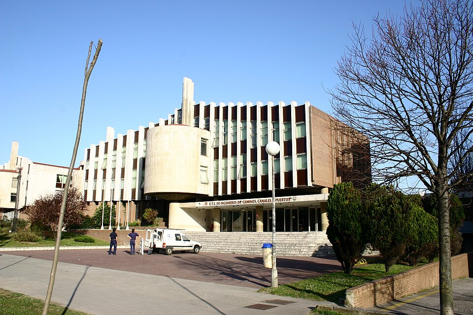 Fayl:Santander.Universidad.Ingenieros.de.Caminos.Canales.y.Puertos.jpg