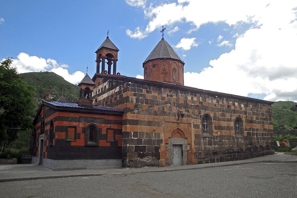 Fayl:Vanadzor, S. Astvatsatsin, 2013.06.08.jpg