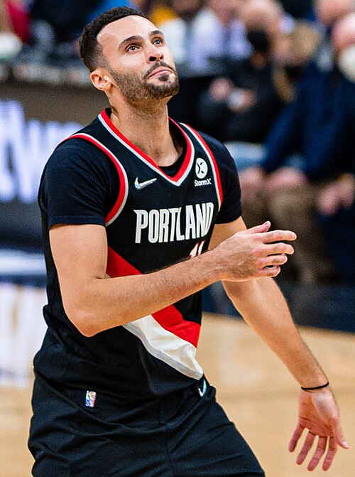 Fayl:Larry Nance (51658853155) (cropped).jpg