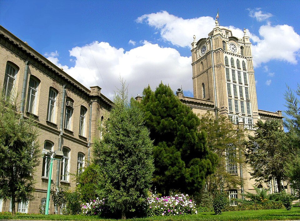 Fayl:Tabriz Municipality Sa'at Tower.jpg