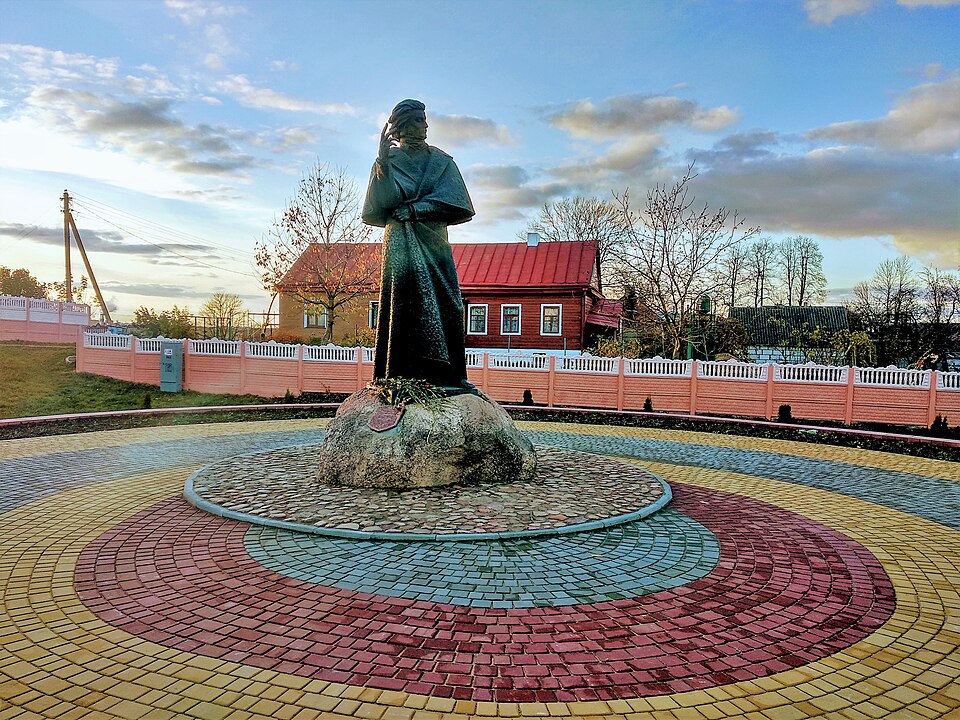 Fayl:Adam Mickievic monument in Navahrudak.jpg