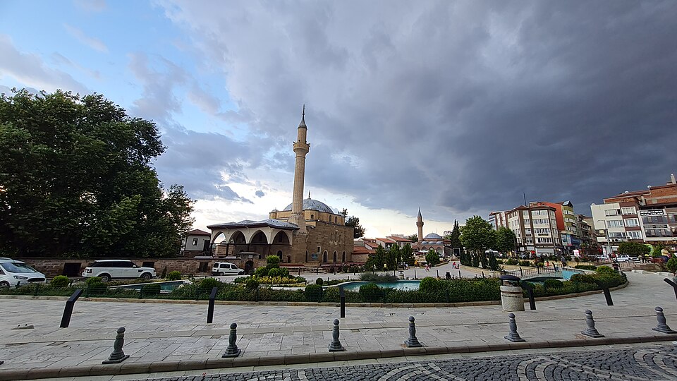 Fayl:Kara Mustafa Paşa Cami merzifon.jpg