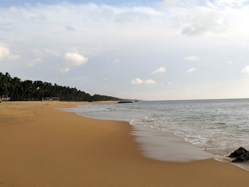 Fayl:MarawilaBeach.jpg