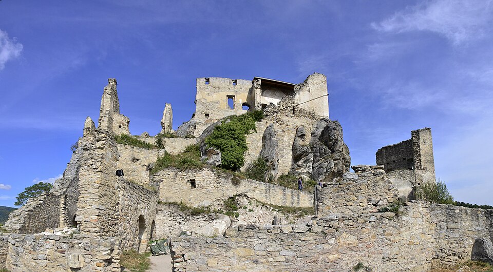 Fayl:Ruine Dürnstein 40MP.jpg
