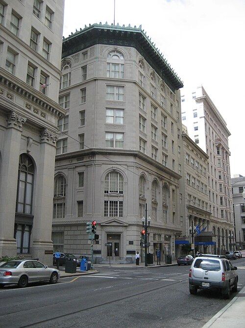 Fayl:NOCottonExchangeOnCarondeletOct2007.jpg