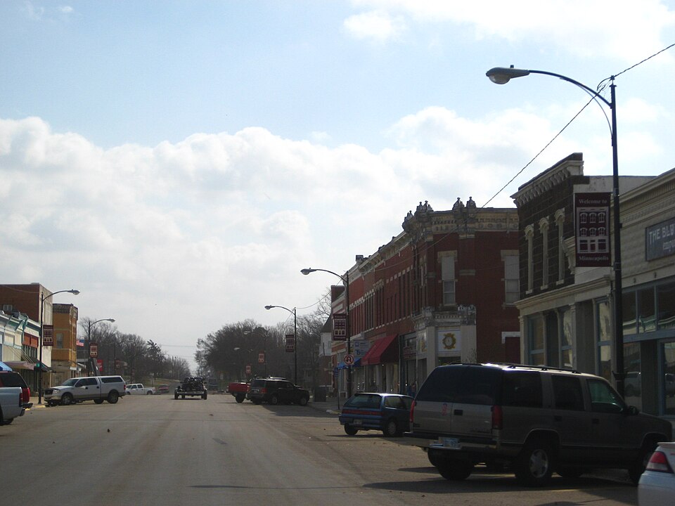 Fayl:Downtown minneapolis kansas 2009.jpg