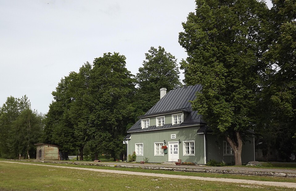 Fayl:Endine Turba raudteejaam.JPG