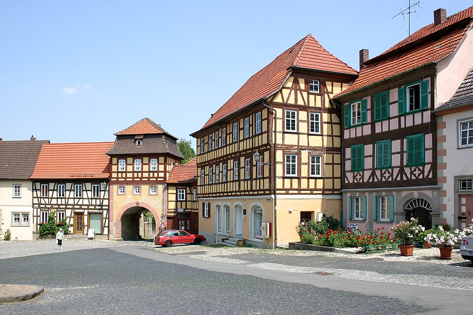 Fayl:Koenigsberg in Bayern-02-Marktplatz-2006-gje.jpg