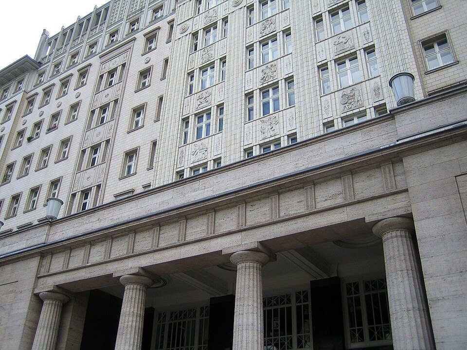 Fayl:K-M-Allee 3a.jpg