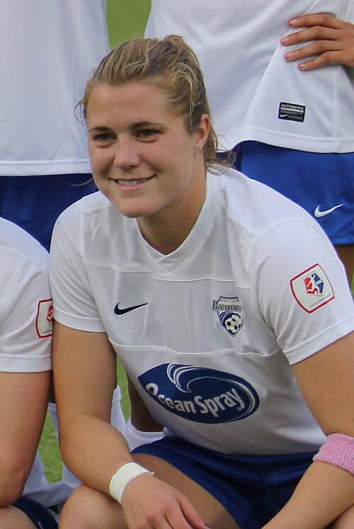 Fayl:Katie Schoepfer (cropped).jpg