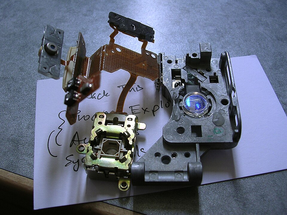 Fayl:CD laser assembly1.jpg