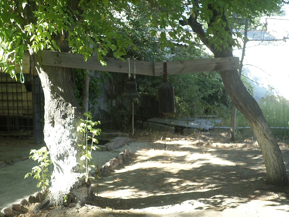 Fayl:Church in Ohangaron 02.JPG