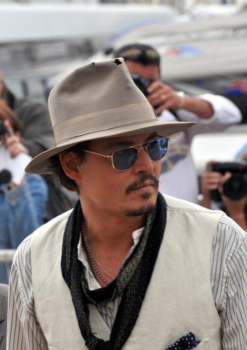 Fayl:Johnny Depp Cannes 2011.jpg