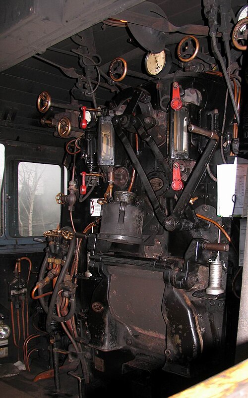 Fayl:P8-führerstand2.jpg