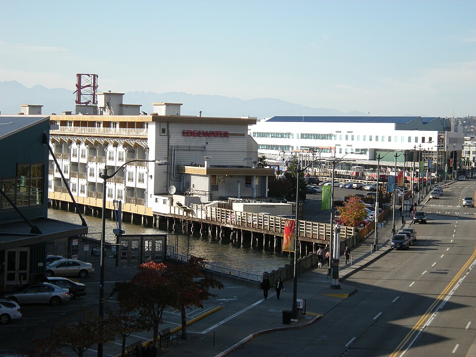 Fayl:Seattle - The Edgewater 03.jpg