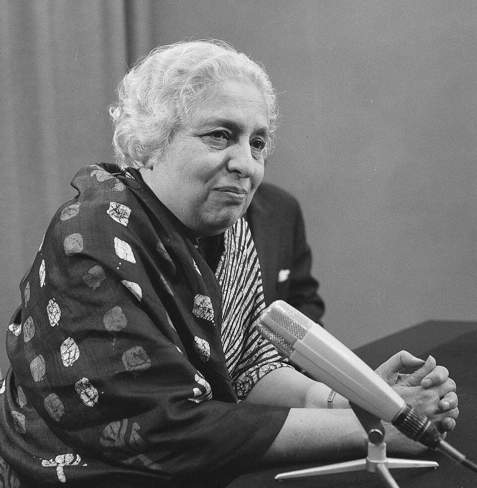 Fayl:Vijaya Lakshmi Pandit 1965b.jpg