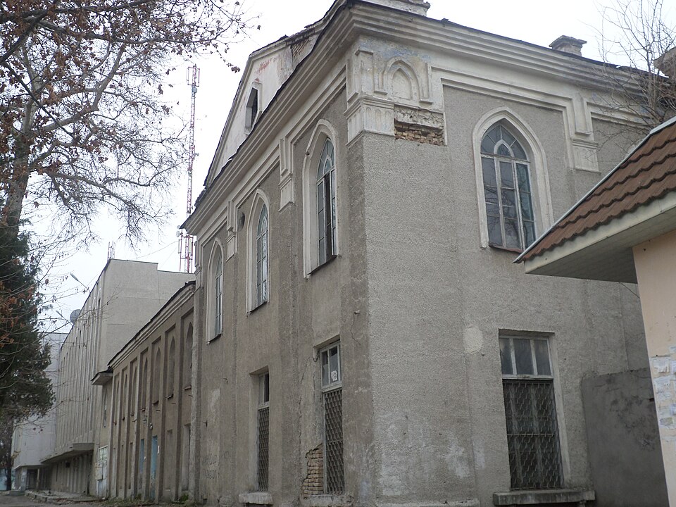 Fayl:Factory in Yangiyol.JPG